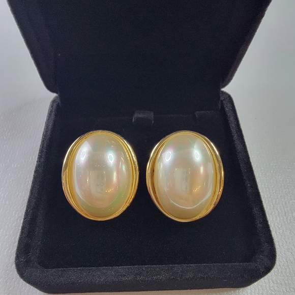 CHRISTIAN DIOR Pearl Rhinestone Pendant Necklace & DIOR Pearl Earrings - Picture 9 of 12